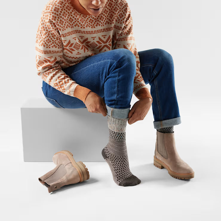 Smartwool Merino Socks Women's Everyday Cozy Popcorn Cable Crew Socks - Image 2