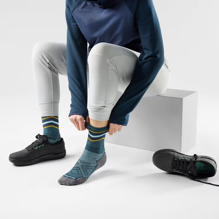 Smartwool Merino Socks Women's Run Mid Crew Socks - Image 2